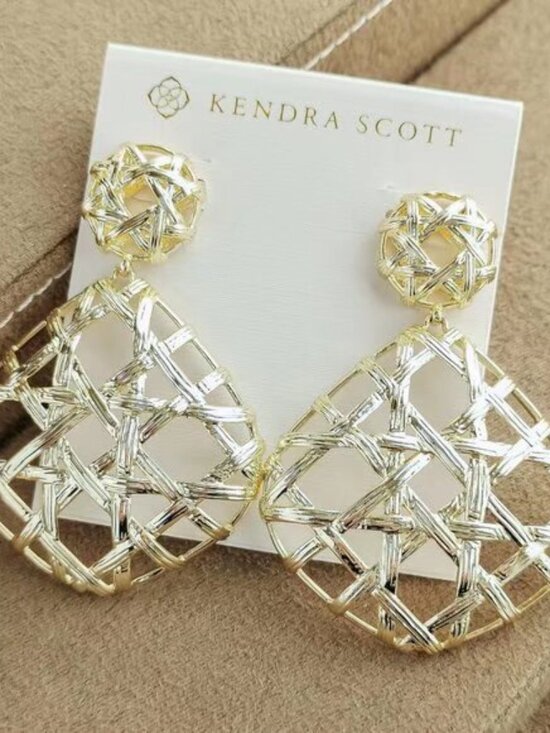 Kendra Scott Stud Earrings - Picture 1 of 3